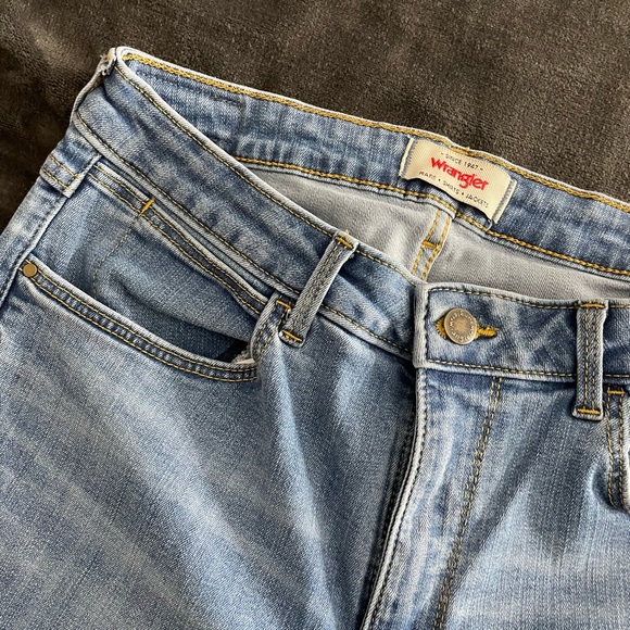 Wrangler Jeans - Picture 6 of 13